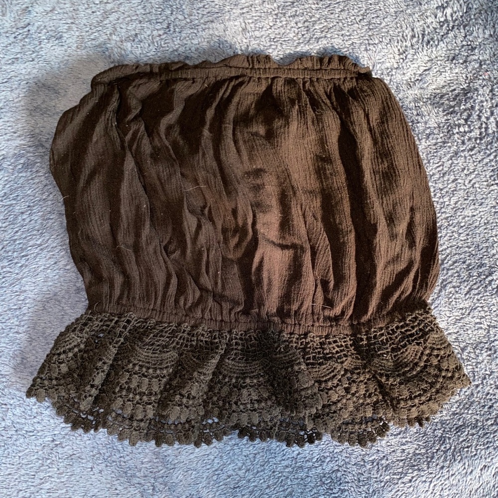Strapless flowy tube top